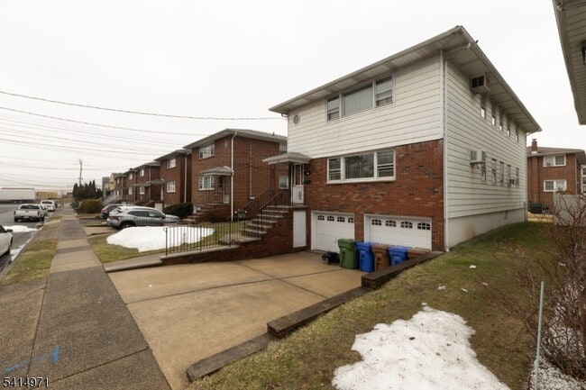 Photo - 318 Kennedy Dr