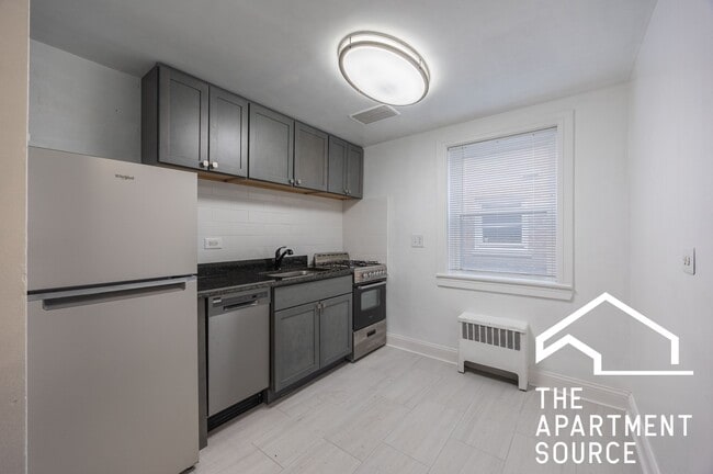 Building Photo - 6709 N California Ave Unit GS