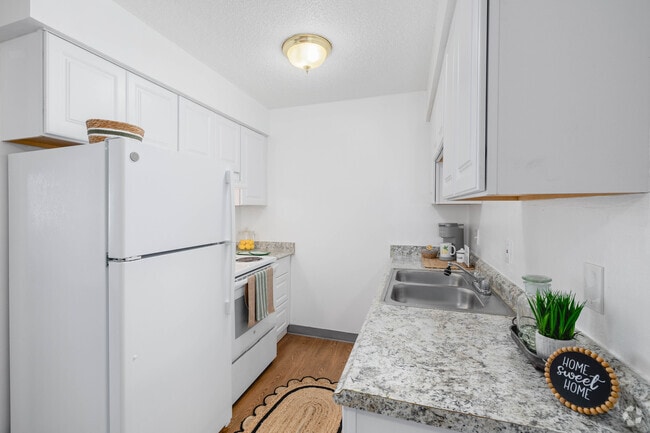 Interior Photo - Red Carpet Apartments