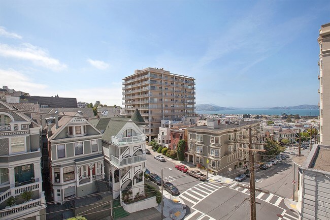 2620 Laguna