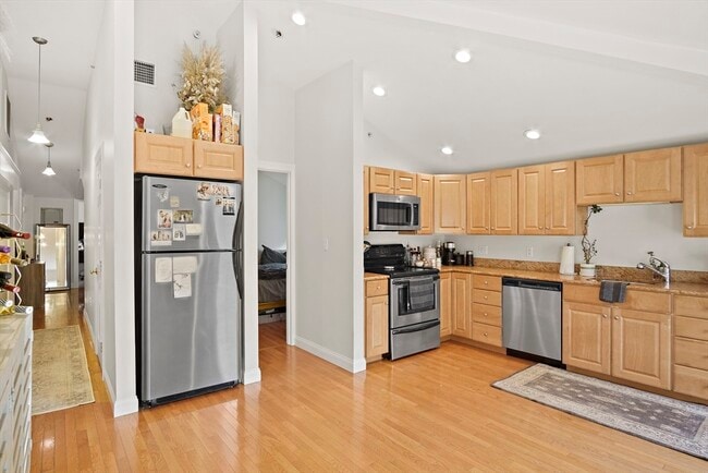 Photo - 266 Essex St Unit 6
