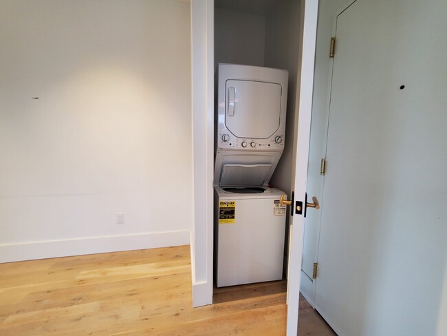 32 Magnolia 202 - 34 Magnolia Ave Unit 202