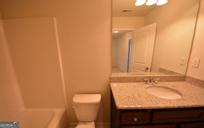 Photo - 1597 Iris Walk