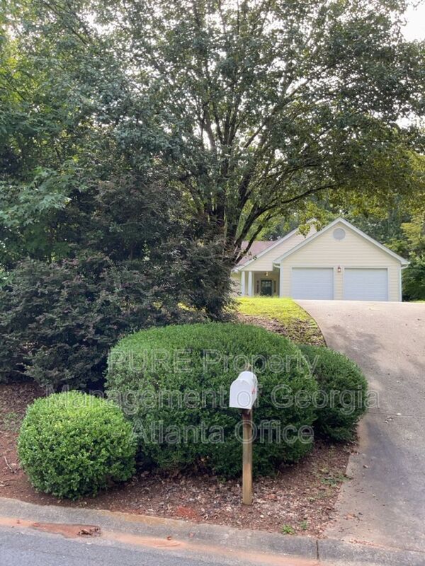 Photo - 1195 Parkwood Chase NW