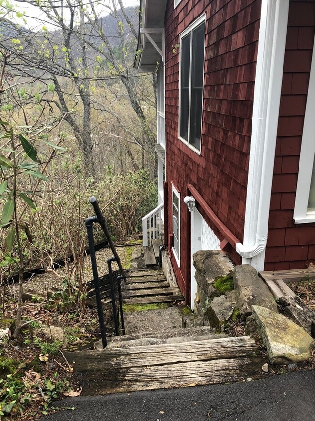 Photo - **Montreat Rentas** AVAILABLE January 1st, 2026-May 15th, 2026