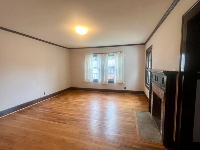 Photo - Three bedroom, 1 bath house with studio apartment in Burlington