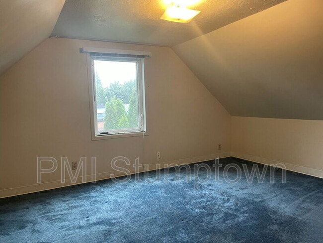 Photo - 1666 SE Clatsop St