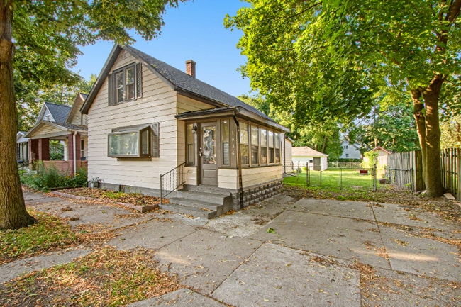 Building Photo - 1036 Park St SW Rental