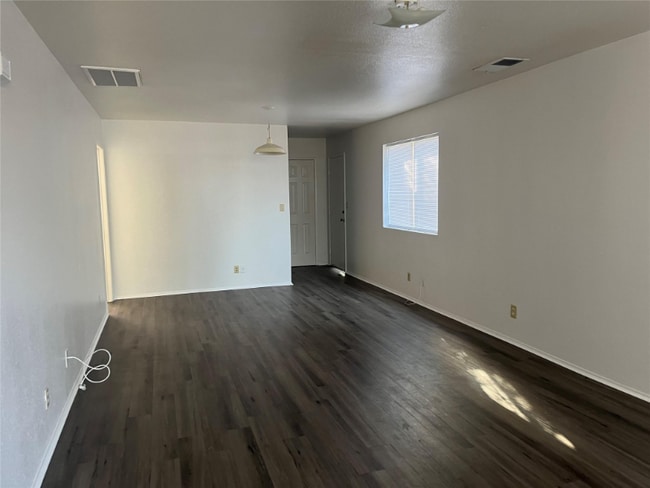 Photo - 768 Heritage Ln