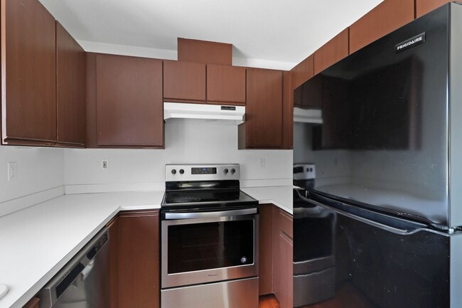 Photo - 2 Bed 2 Bath Condo - Assigned Parking - NAS Whidbey
