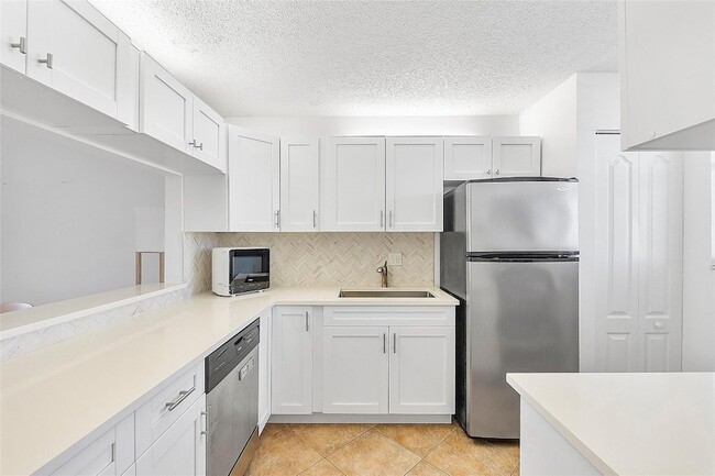 Photo - 5300 NE 24th Terrace Unit 425