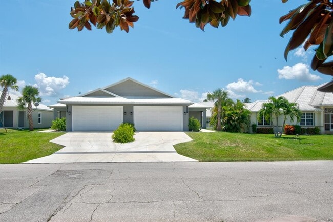 Photo - 215 Lewis Cir