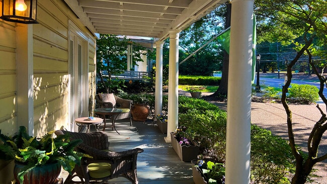 Photo - 1710 N State St