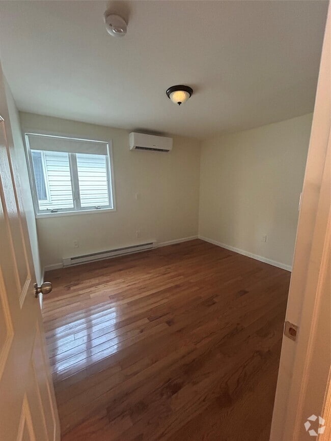 Building Photo - 20 W 14th Rd Rental