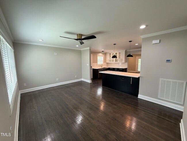 Photo - 215 Walnut St