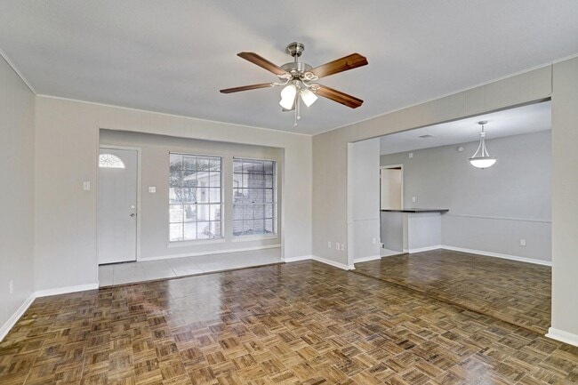 Photo - 2403 Tinechester Dr