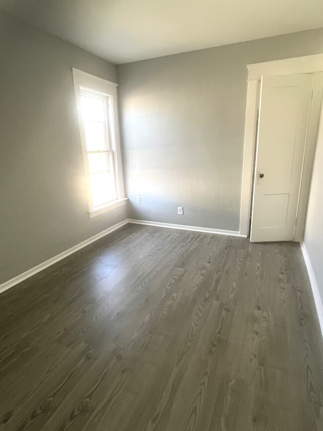 Photo - 704 W 18th St Unit 1