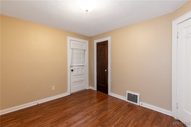 Photo - 189 Hamilton Dr