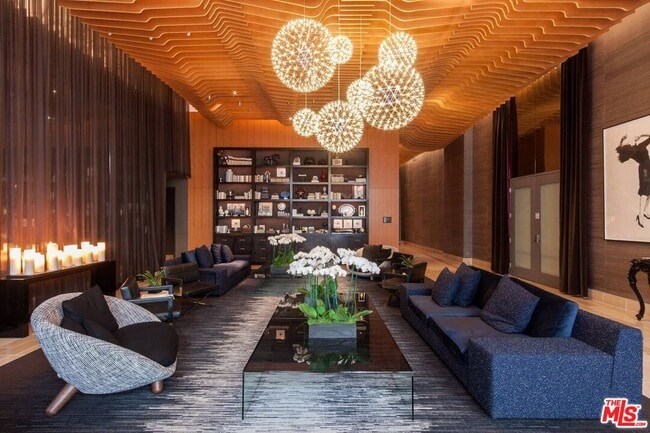 Photo - 6250 Hollywood Blvd