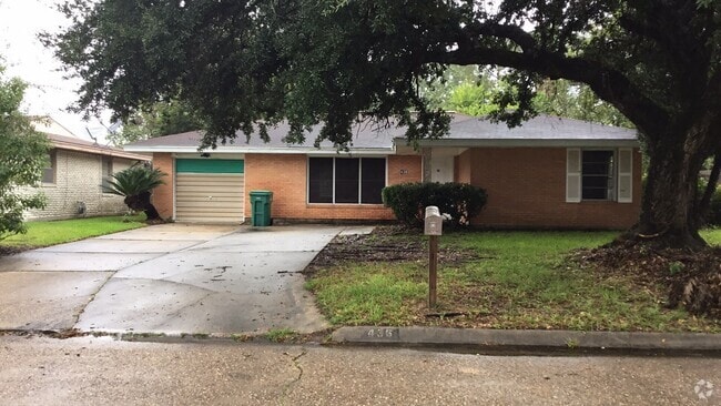 Building Photo - 436 Gardenia Ave Rental