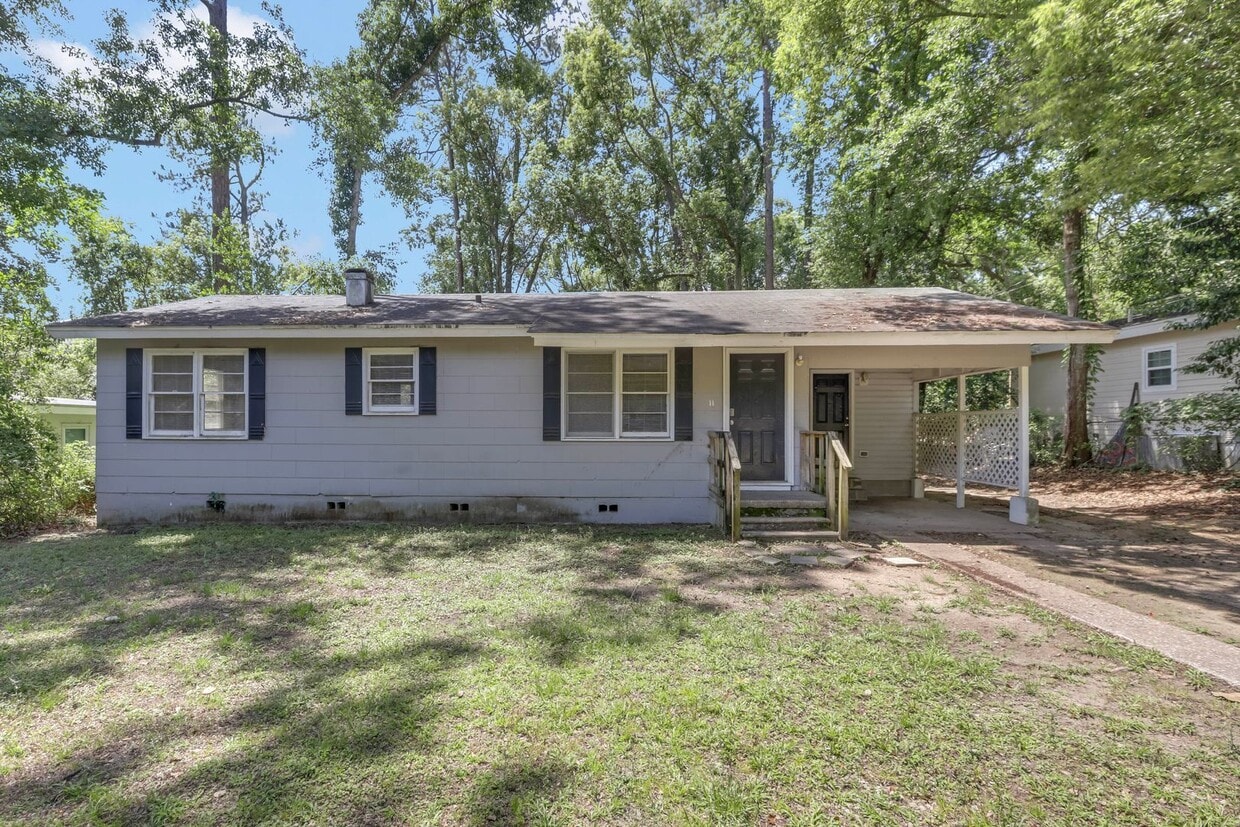 4 bed 2 bath house, Walk to Stadium!! Avai... - 4 bed 2 bath house, Walk to Stadium!! Avai...