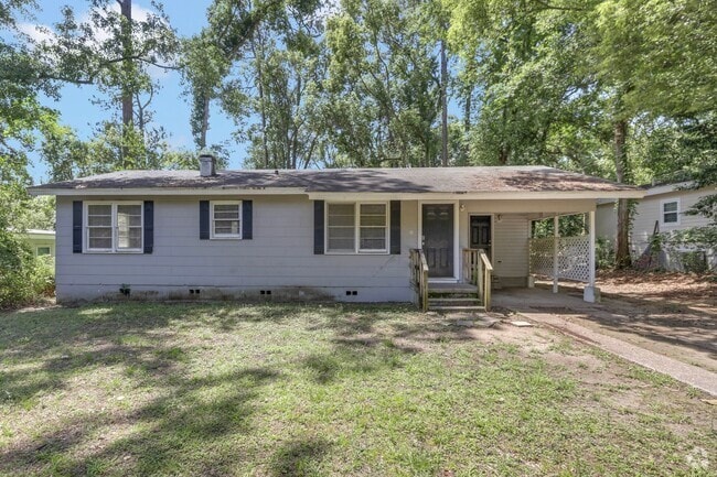 Building Photo - 4 bed 2 bath house, Walk to Stadium!! Avai...