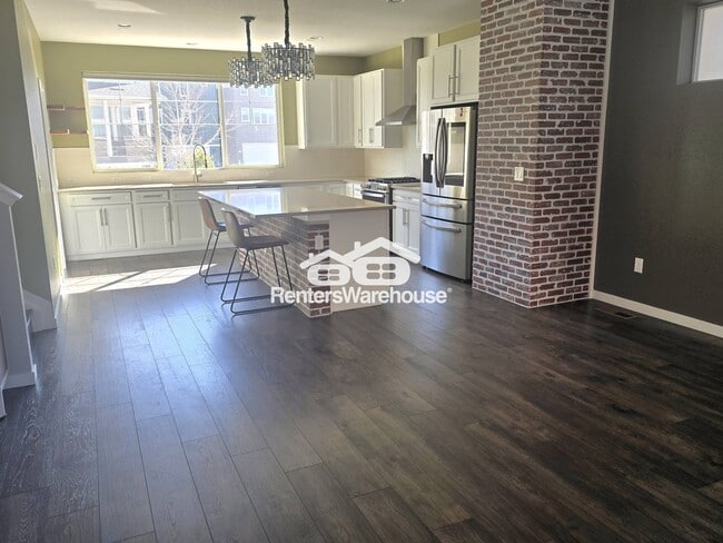 Photo - 9065 Southurst St