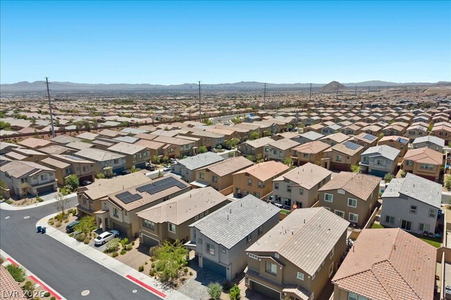Building Photo - 10955 Meridian Flds Ave