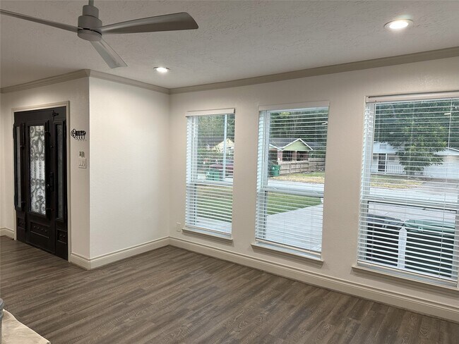 Photo - 6646 Limestone St