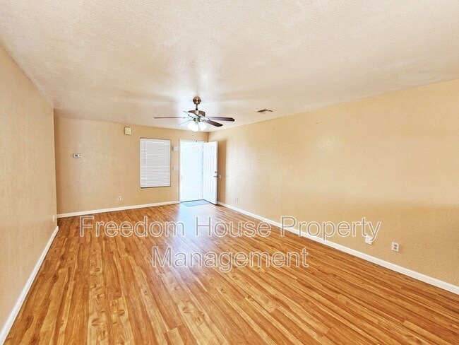 Photo - 1700 Sycamore Ave