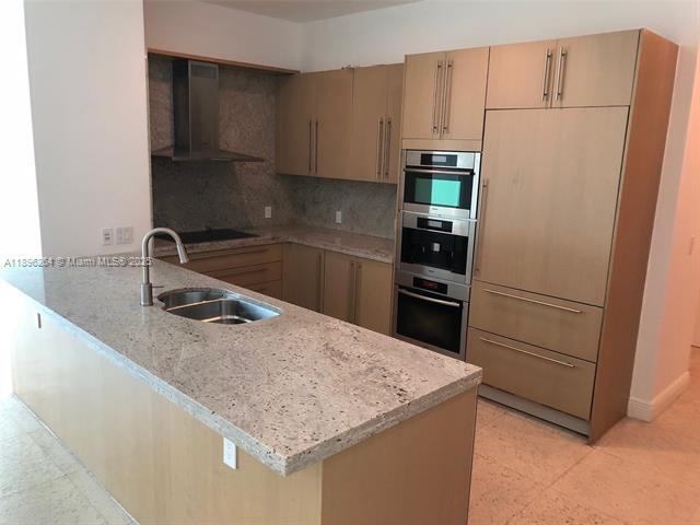 Building Photo - 900 Brickell Key Dr Unit 2205