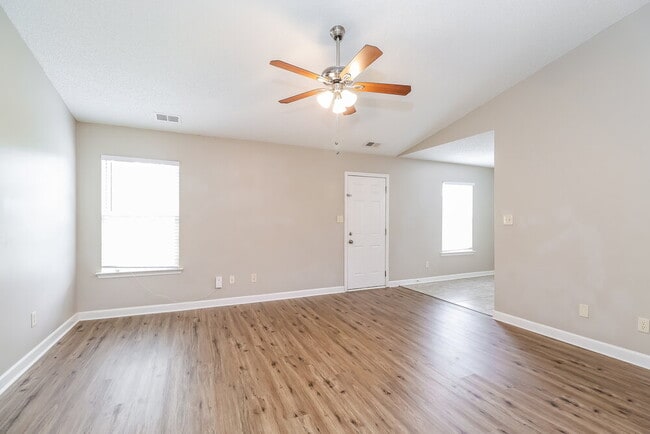 Photo - 1810 Cagney St