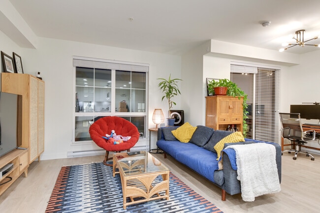 Photo - Modern & Bright 1-Bed Condo for Rent in Heart of Latimer Village, Langley Unité B507