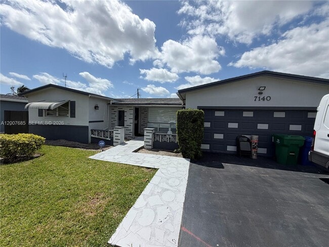 Building Photo - 7140 Grandview Blvd