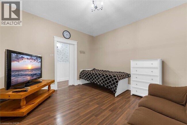 Photo - 205 Ferguson Ave S