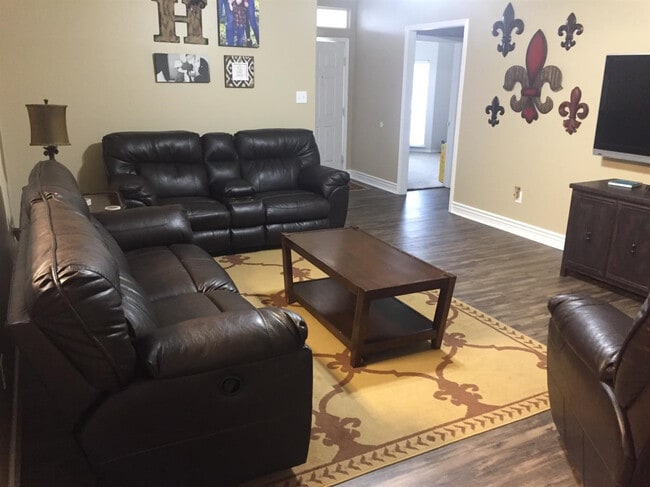 Photo - 6550 85th St