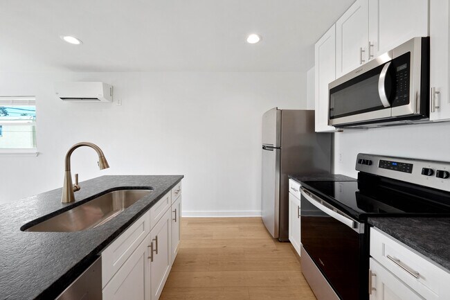 Photo - 2927 Nicholson Dr