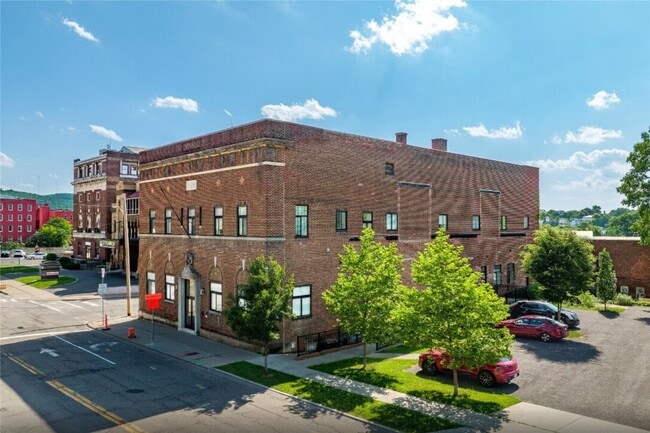 Building Photo - 257 Washington St Unit LL1 Rental