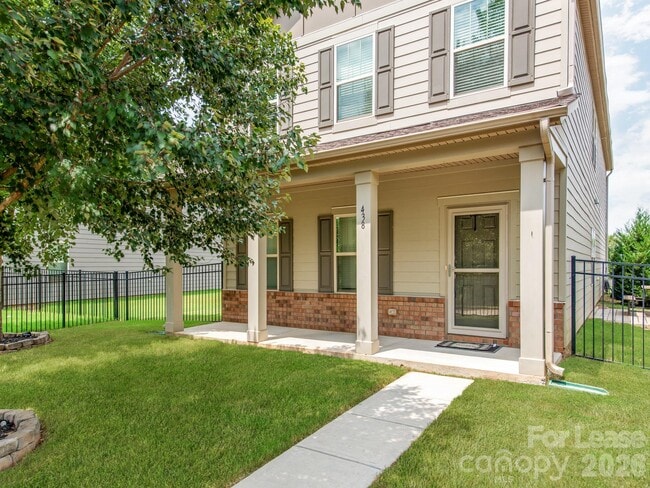 438 Nixon Rd
