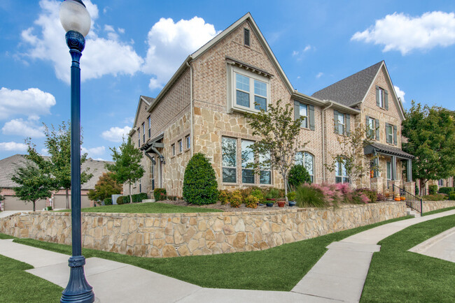 Photo - 7216 Mitchell Dr Townhome