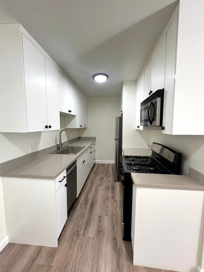 Photo - 2408 Ocean Park Pl S Unit 2