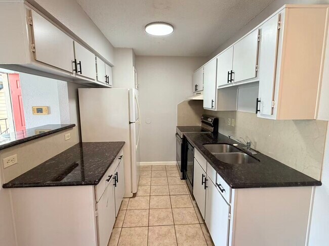 Photo - 2750 Holly Hall St