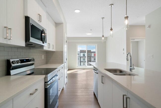 Photo - 33 Carringham Gate NW