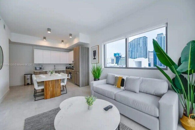 Photo - 239 SW 9th St Unidad 1601