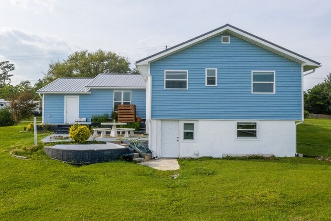 Photo - 108 Hawkins Creek Ln