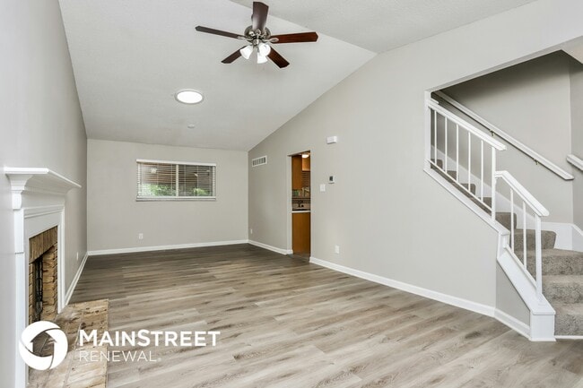 1133 Treetop Village Dr