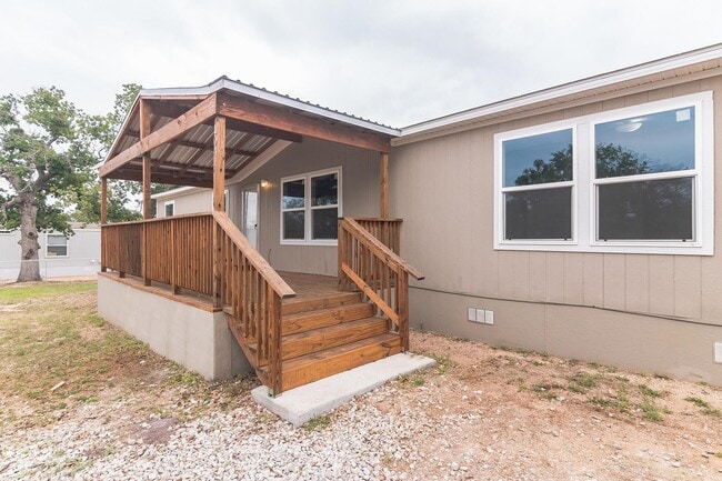 Building Photo - 104 E Castleshoals Dr