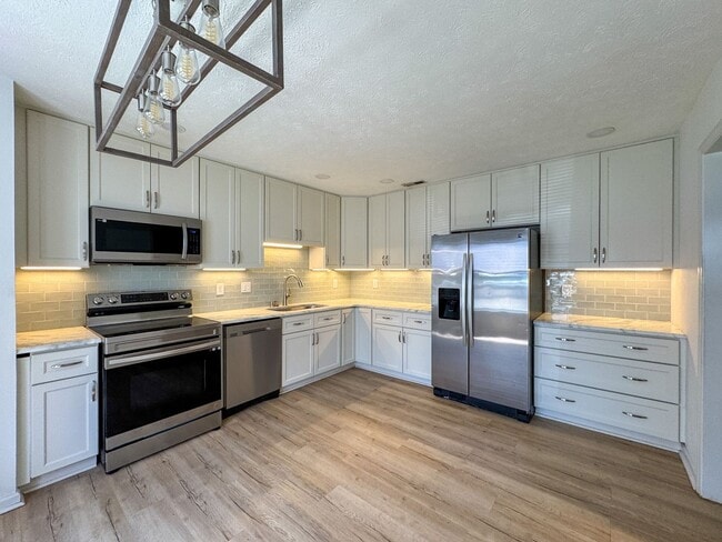 Photo - 5578 Windy Knoll Pl