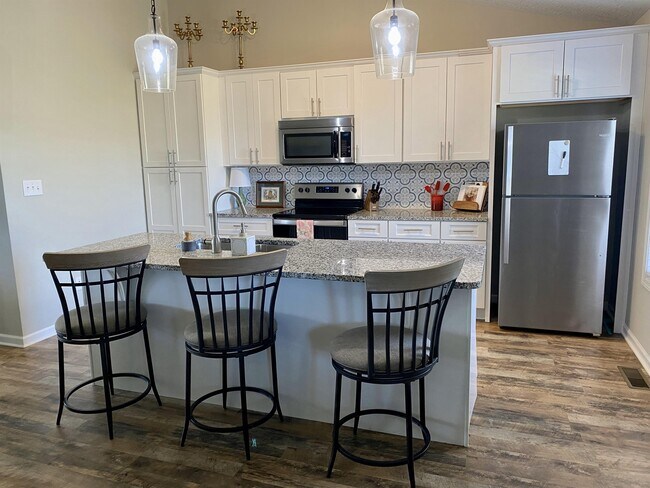 Photo - 763 Fern Hill St