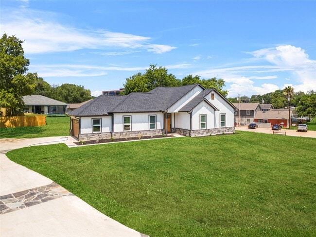 Photo - 2315 Progress Dr